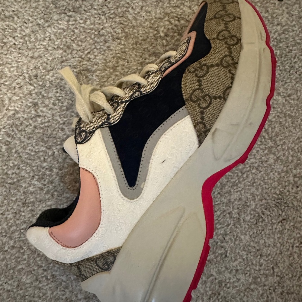 Gucci tennis shoes